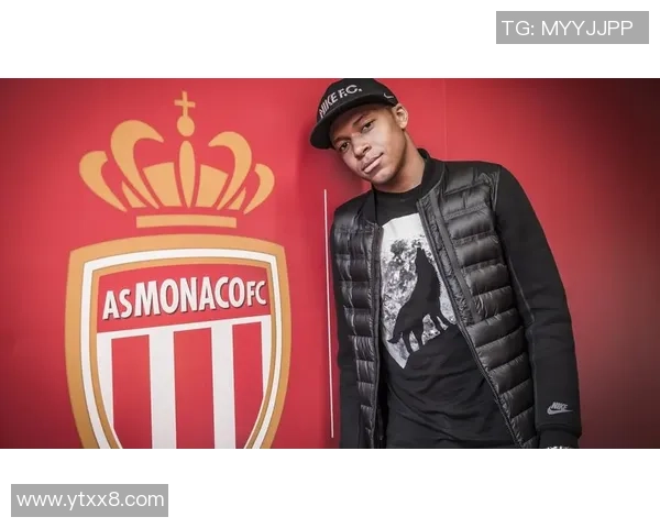 现役足球明星的风采与成就解析及其对未来足球的影响 现役足球明星的风采与成就解析及其对未来足球的影响