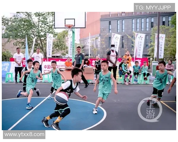 重庆篮球队的节奏探秘:从战术布局到球员配合的全景分析 重庆篮球队的节奏探秘:从战术布局到球员配合的全景分析